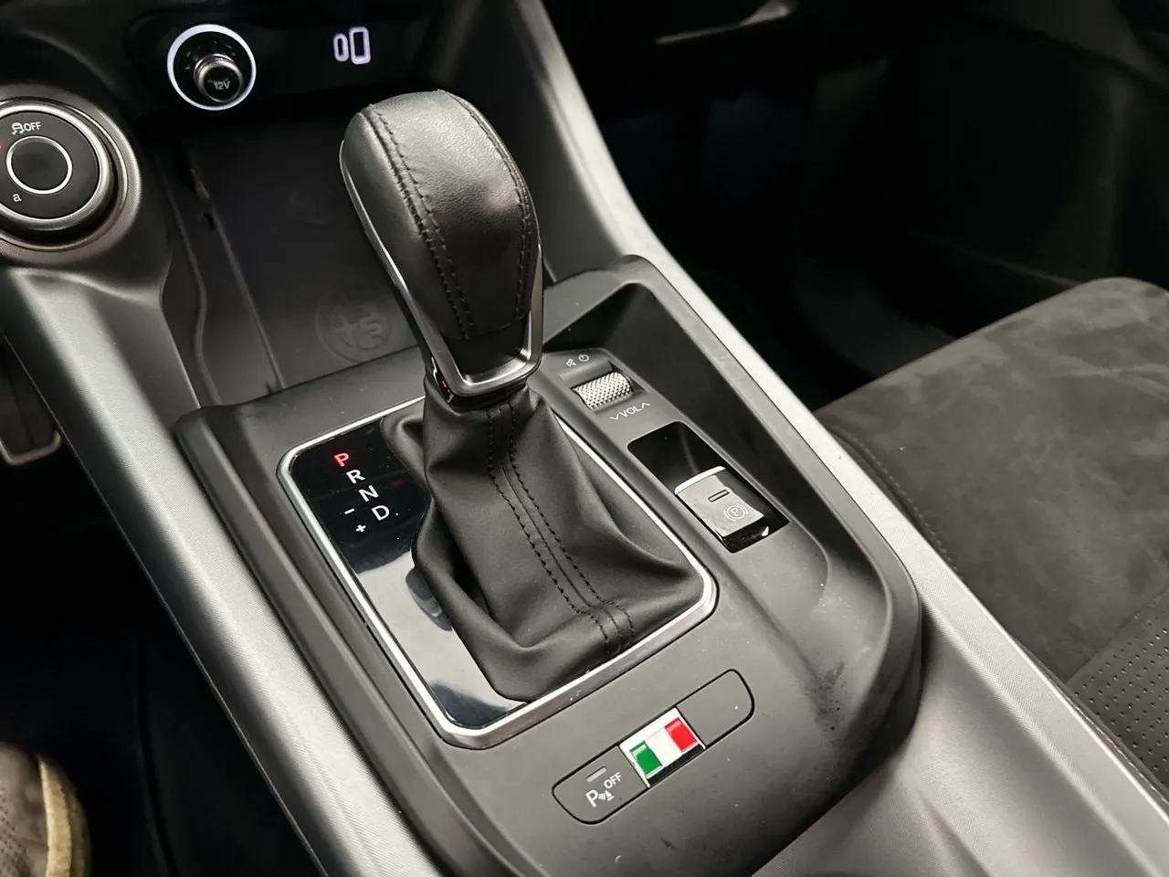 Vehicle image 22