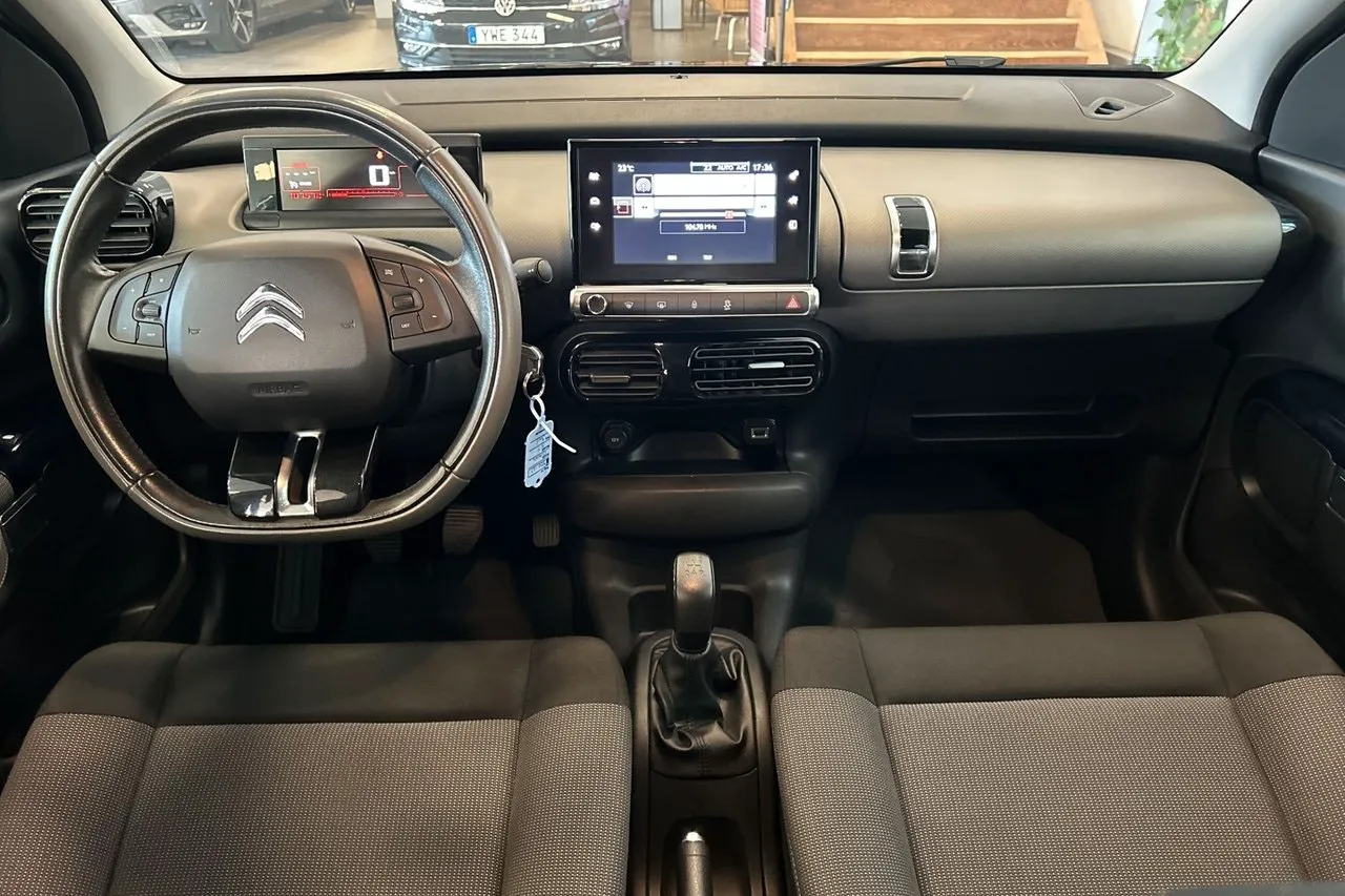 Vehicle image 13