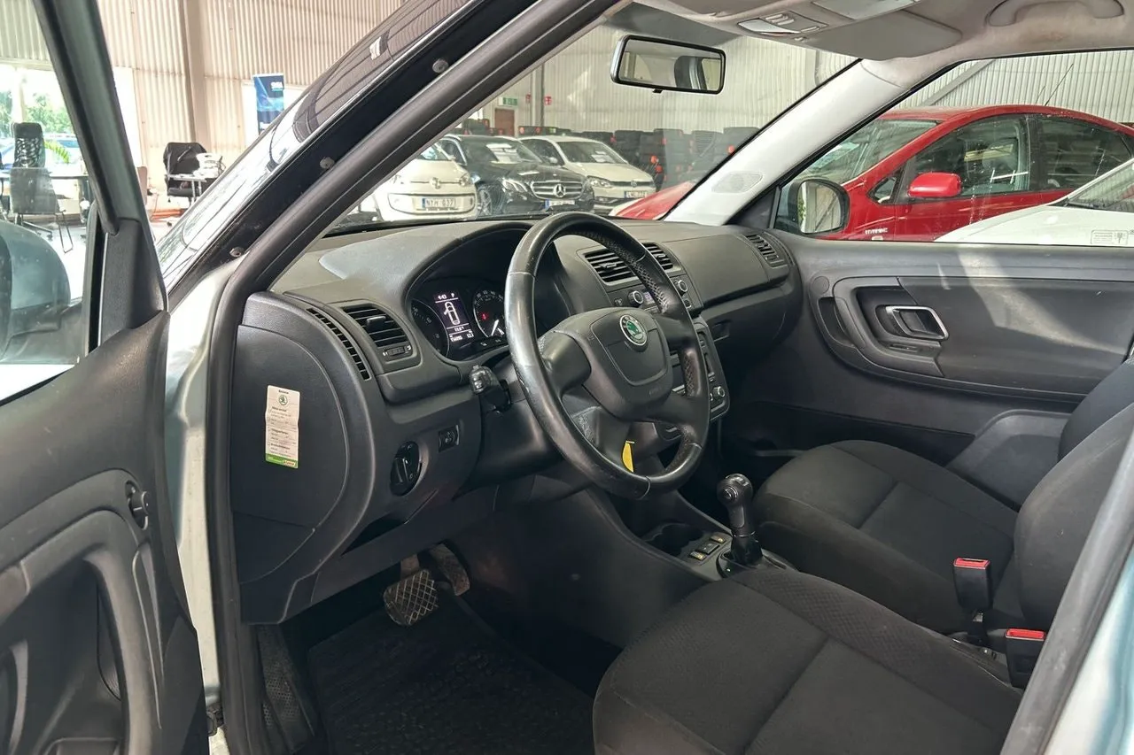 Vehicle image 7