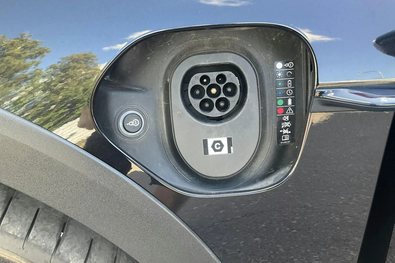 Vehicle image 26