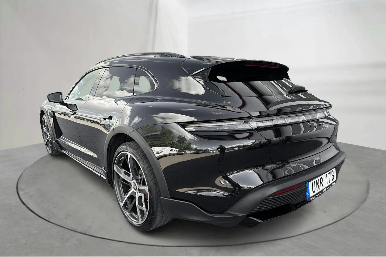 Vehicle image 20