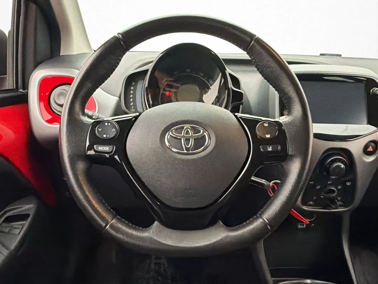 Vehicle image 11
