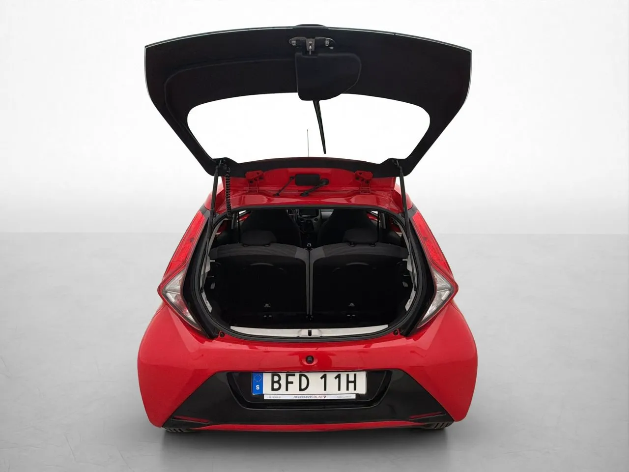 Vehicle image 7