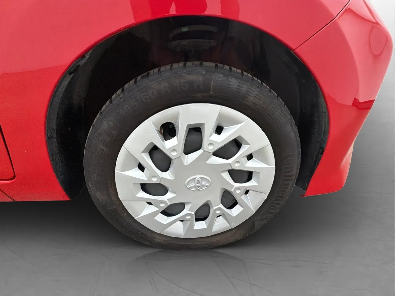 Vehicle image 25
