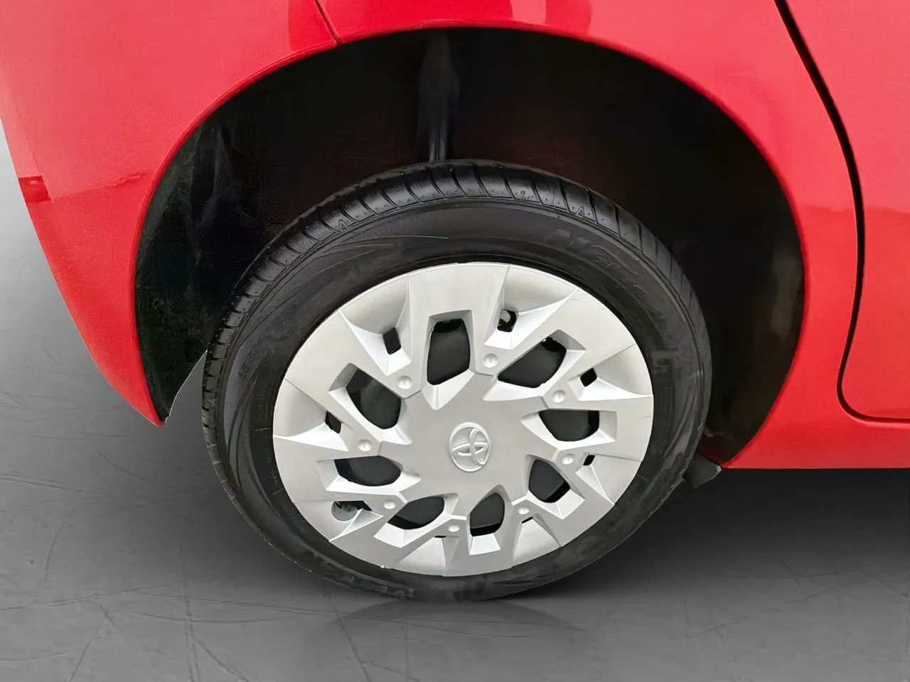 Vehicle image 24