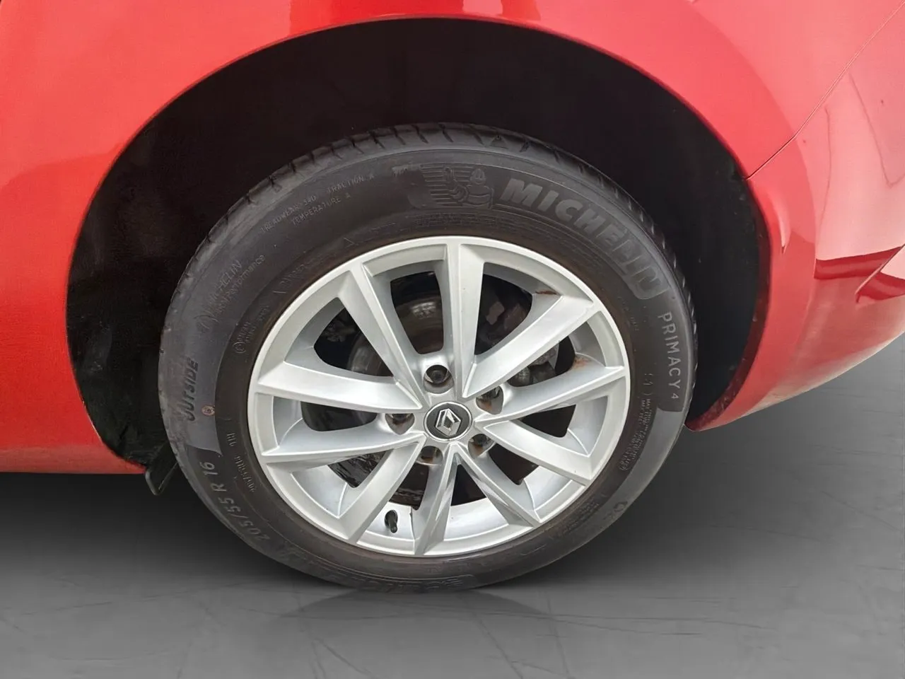 Vehicle image 25