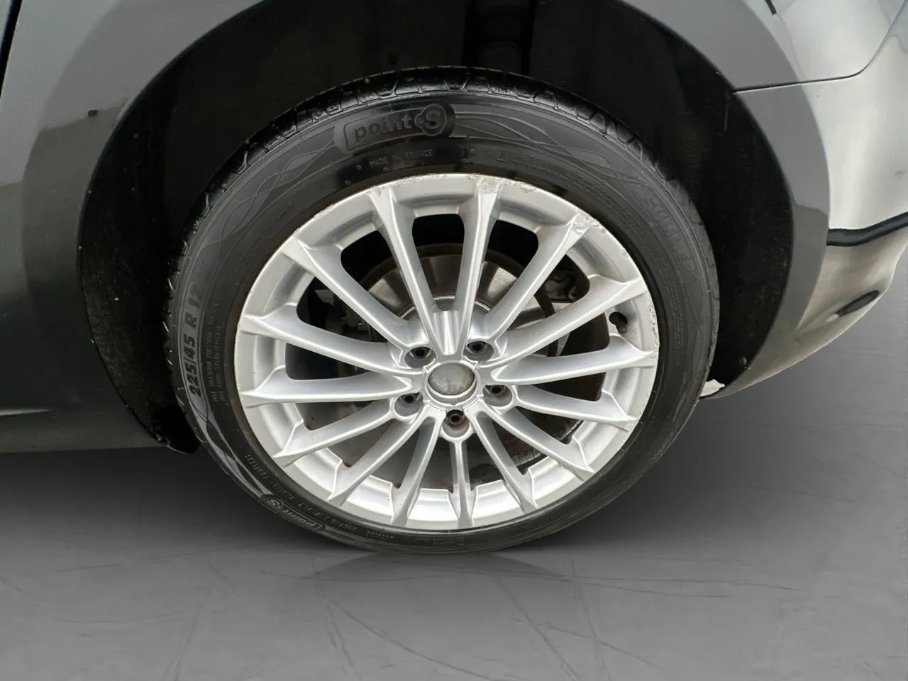 Vehicle image 23