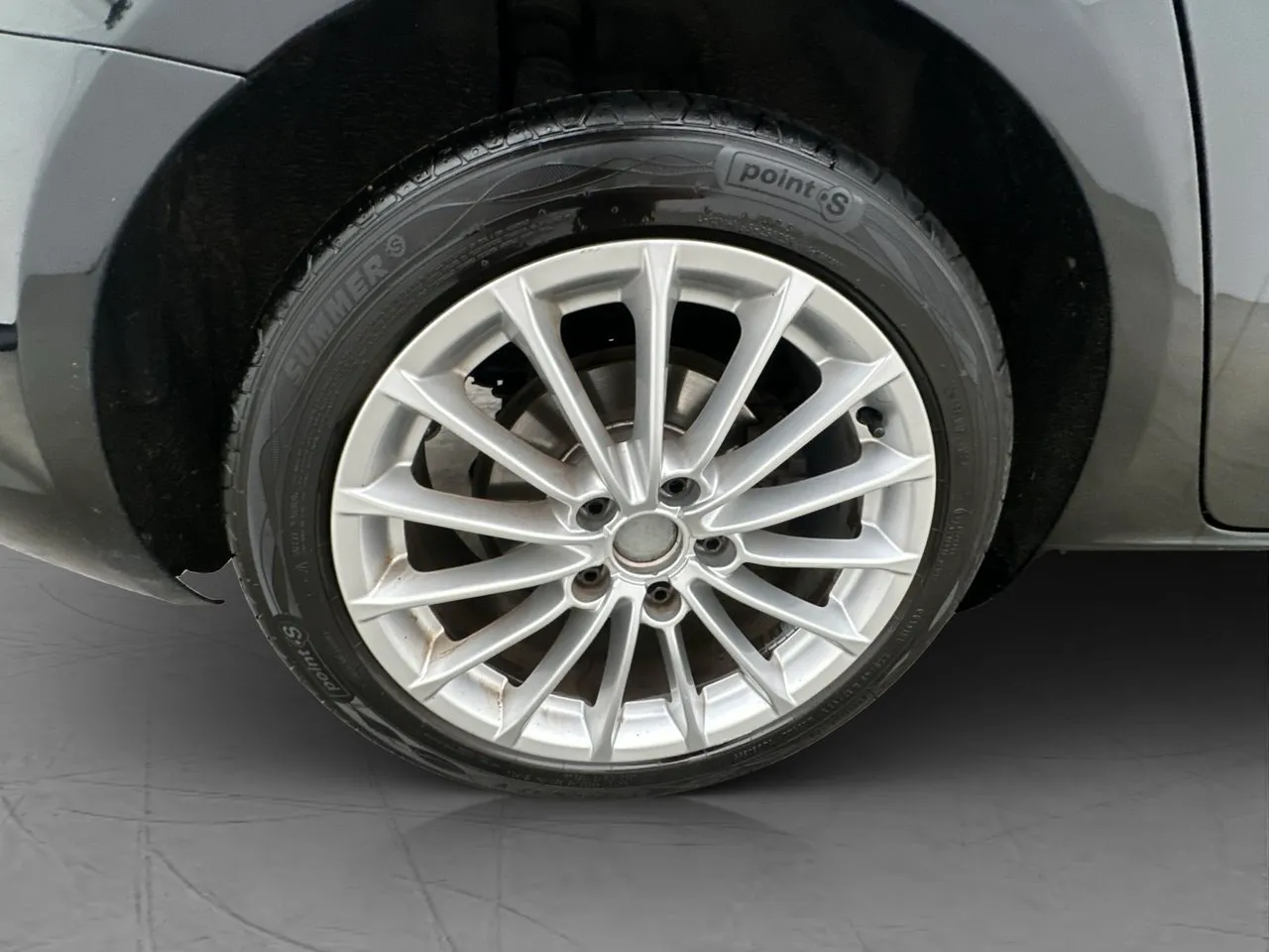 Vehicle image 24