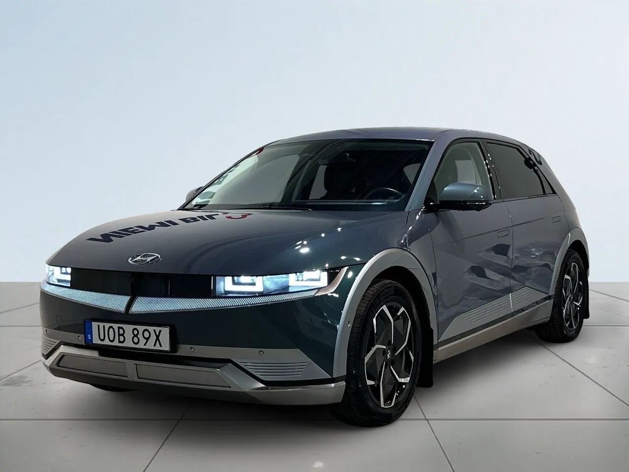 Vehicle image 15