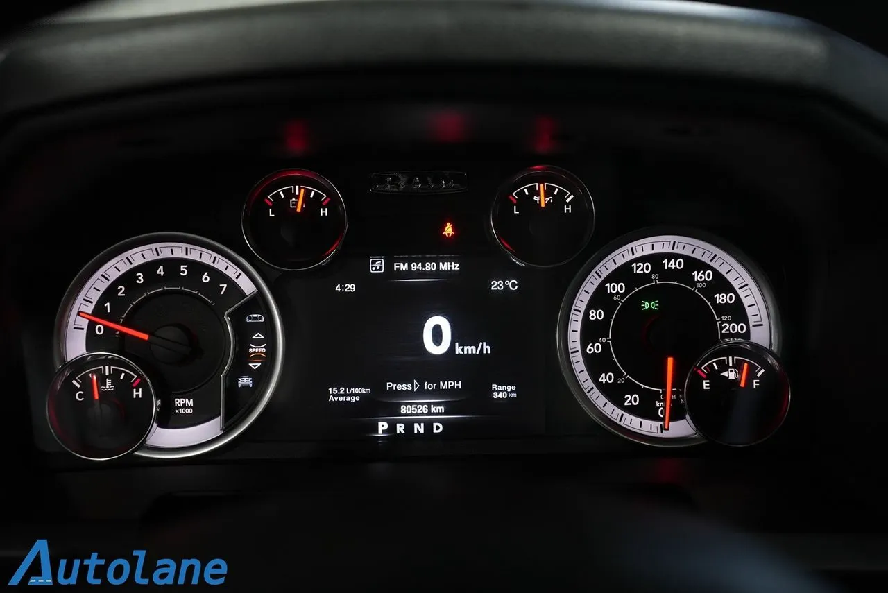 Vehicle image 32
