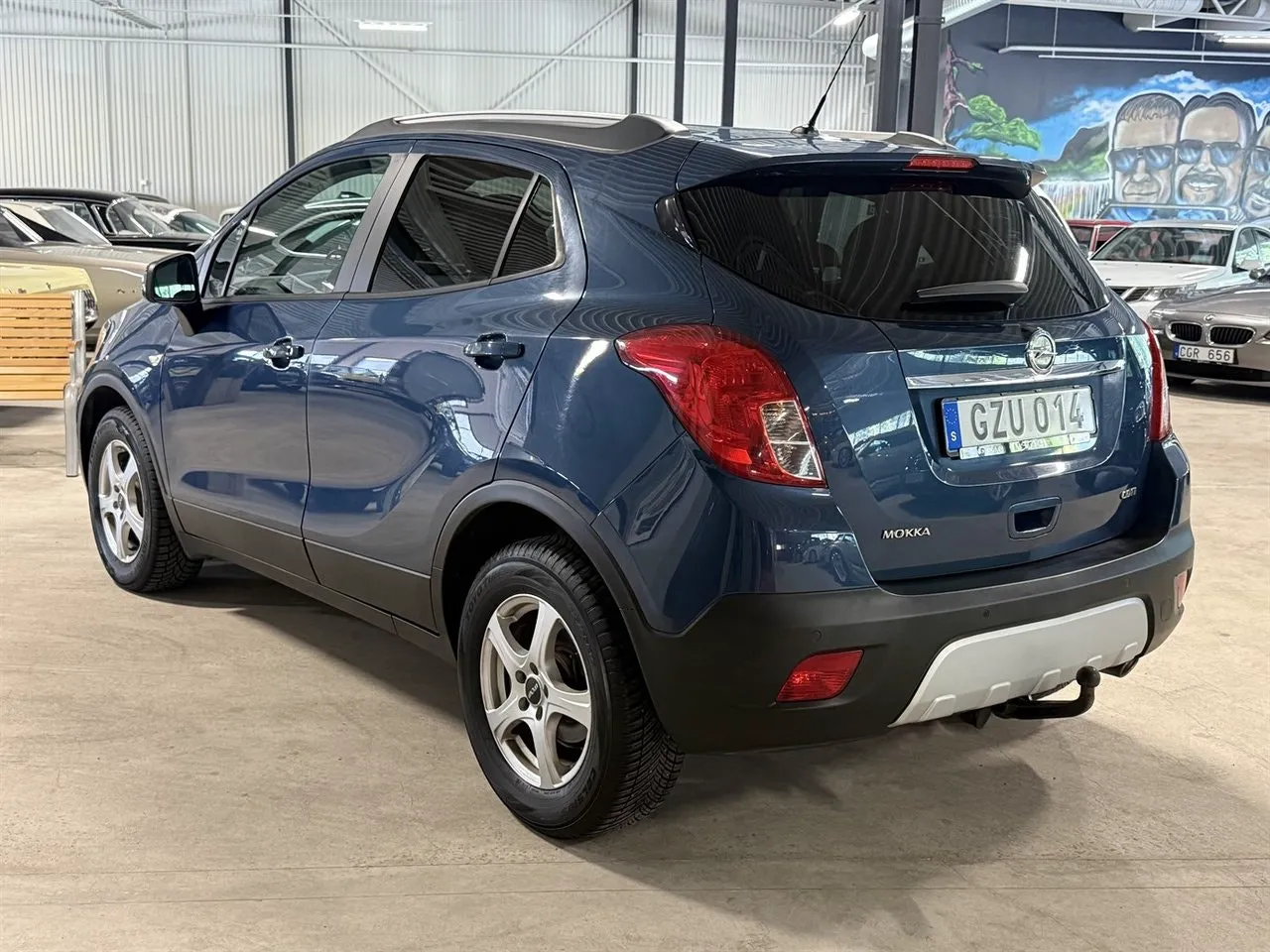 Vehicle image 4