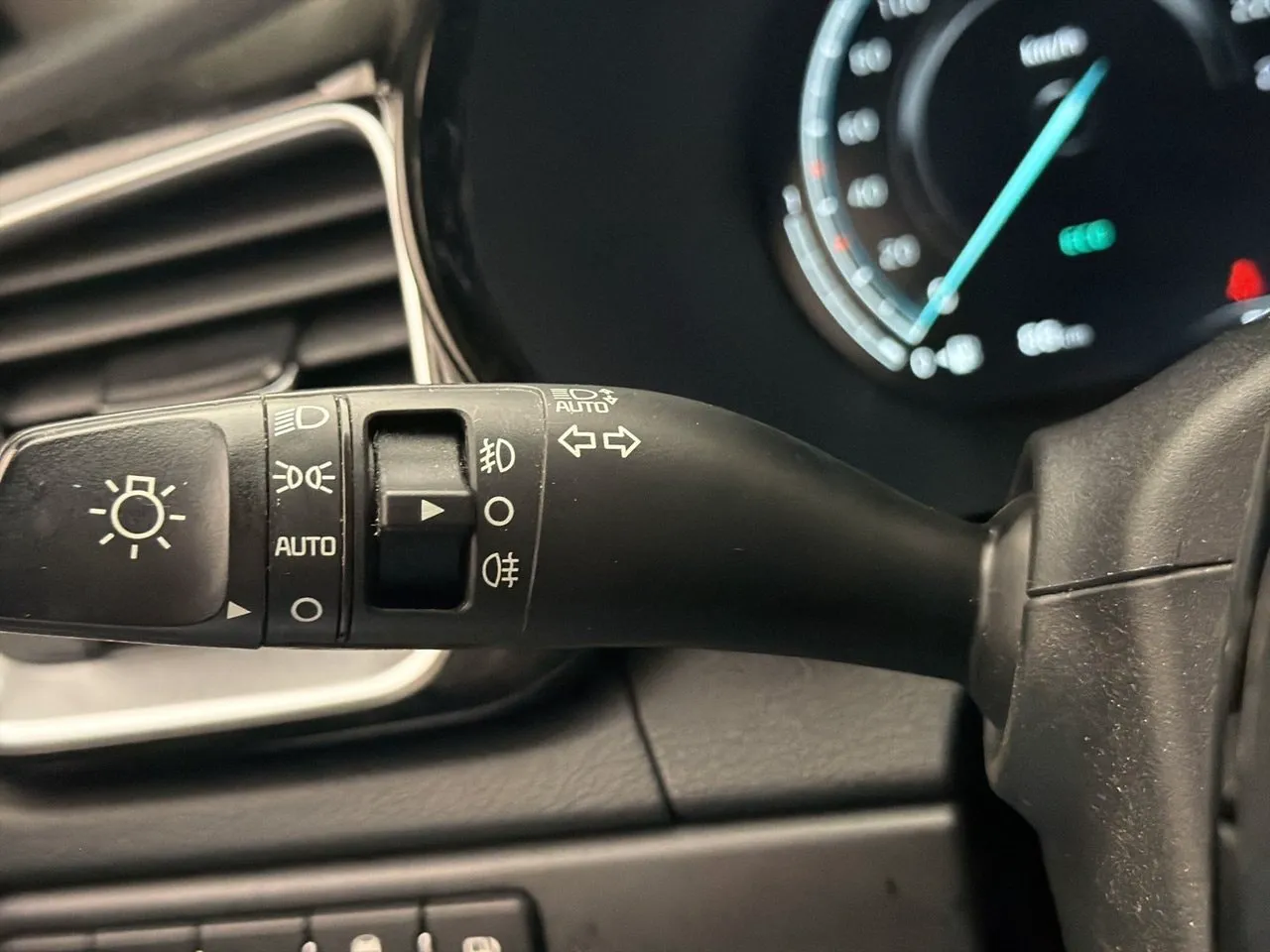 Vehicle image 28
