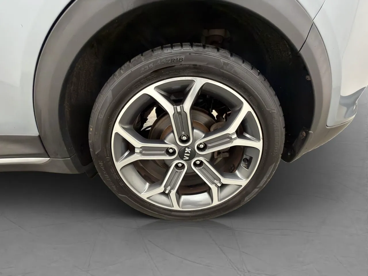 Vehicle image 33
