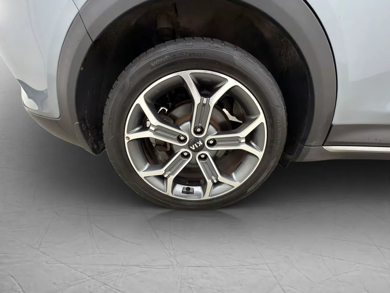 Vehicle image 30