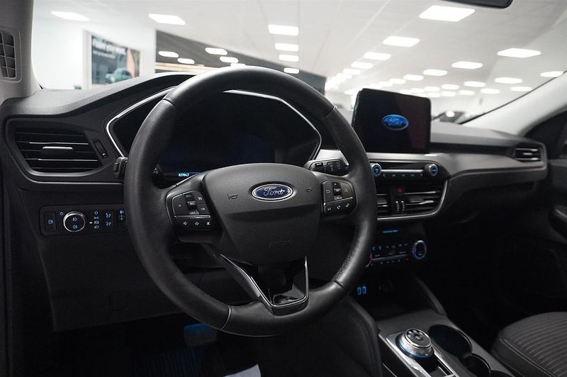 Ford Kuga bild 2