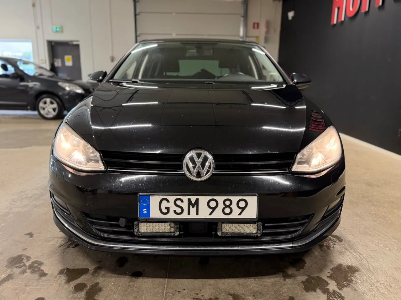 Vehicle image 6