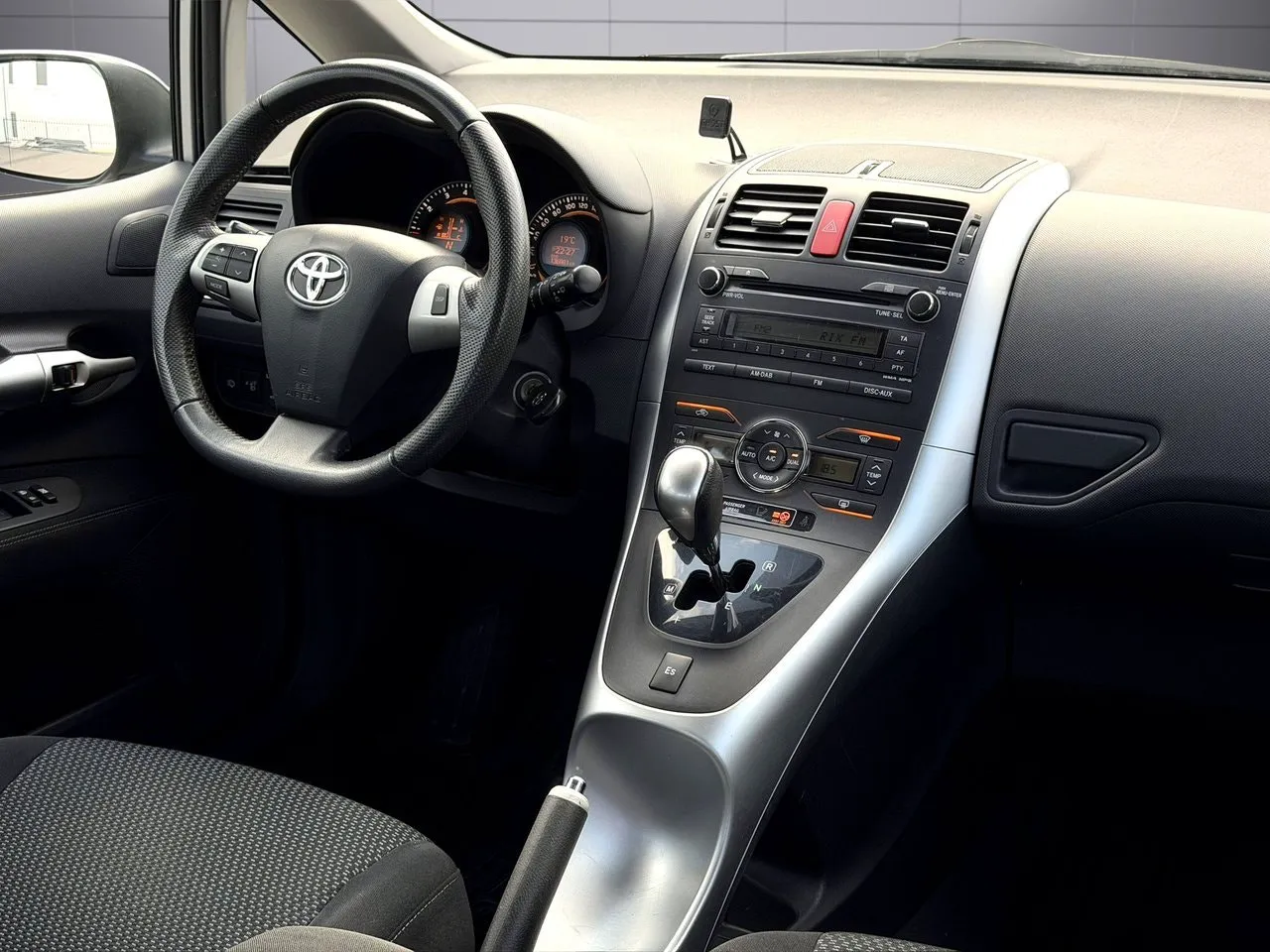Vehicle image 13
