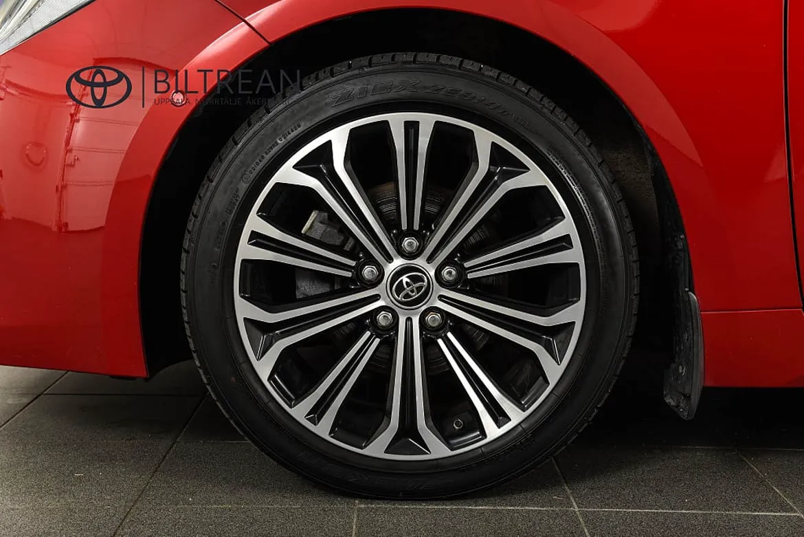Vehicle image 14