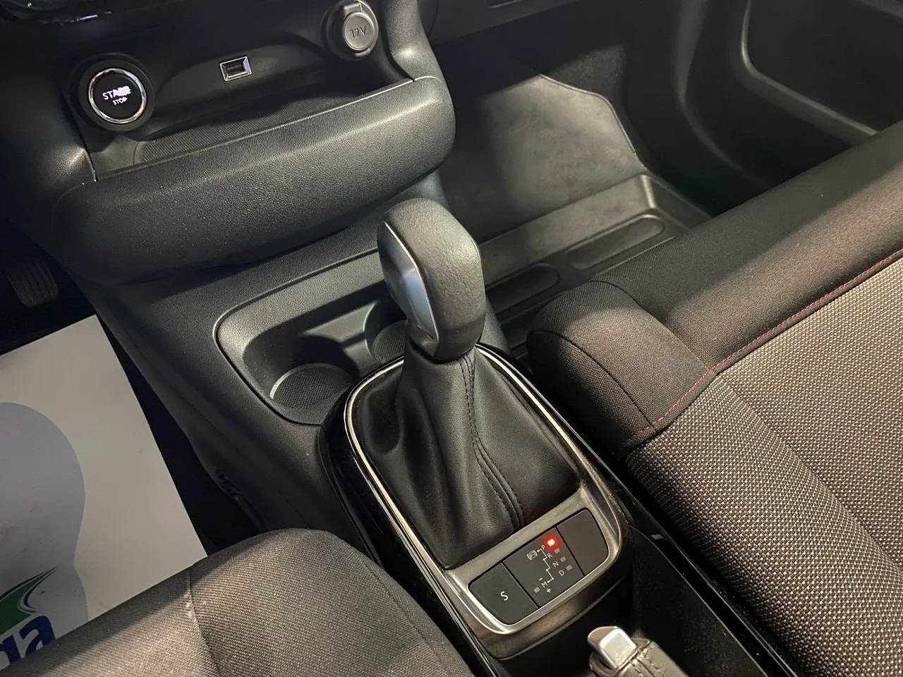 Vehicle image 16