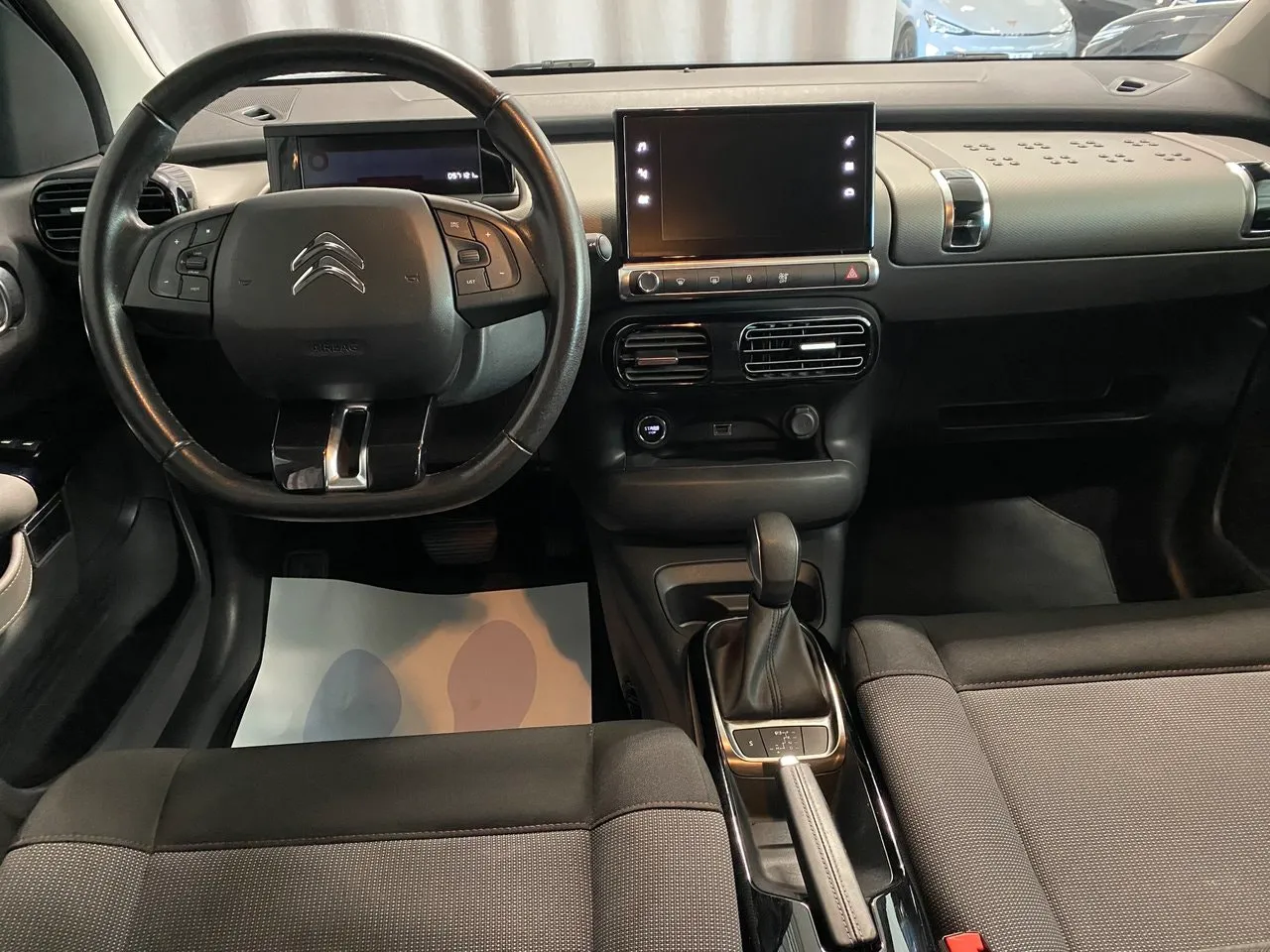Vehicle image 7