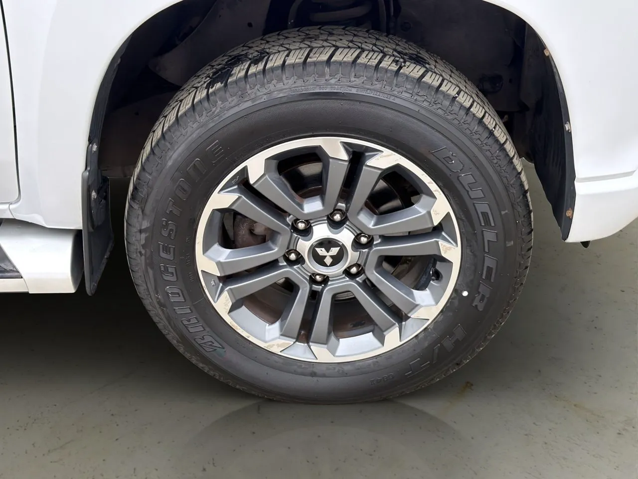 Vehicle image 33