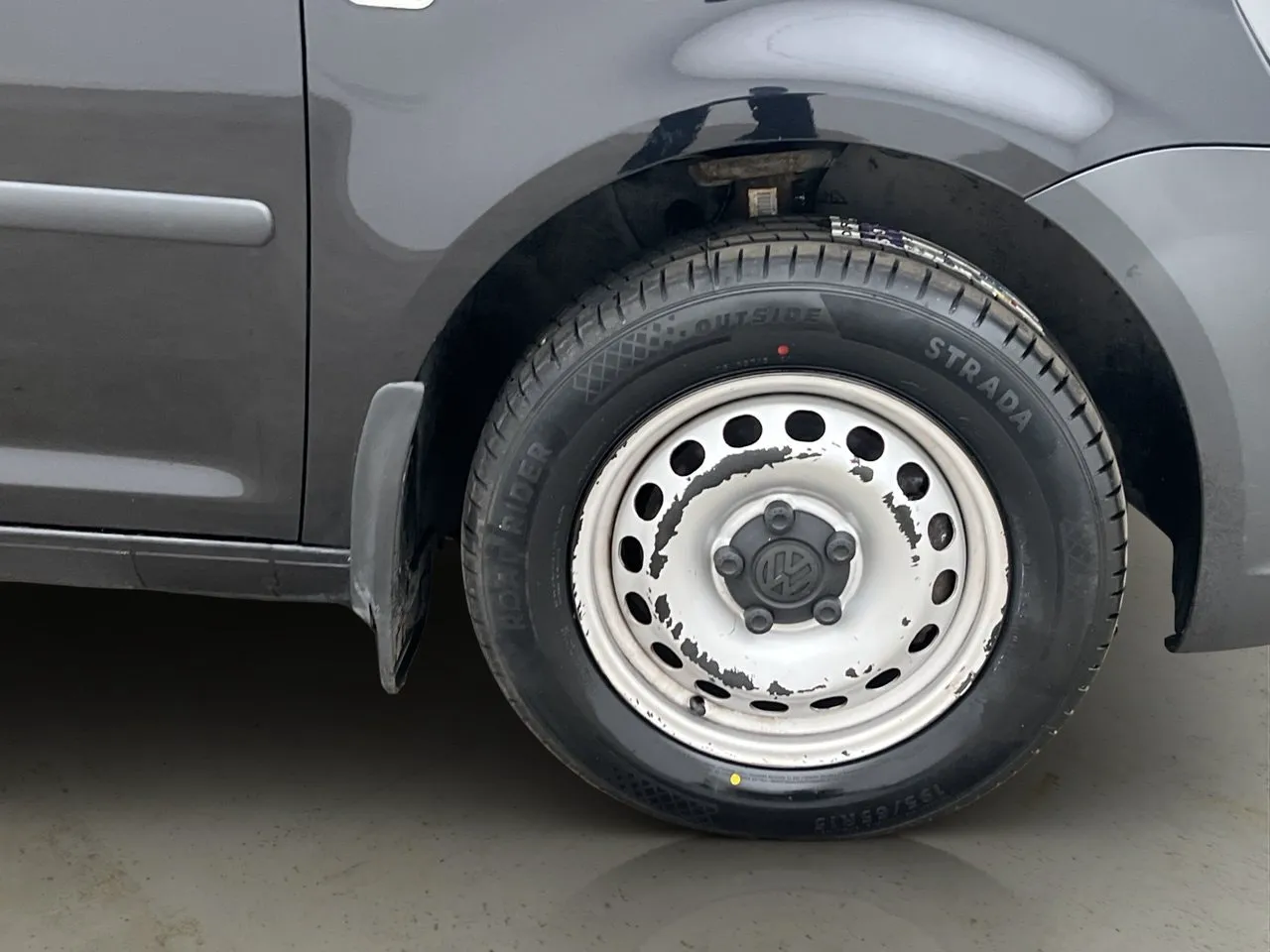 Vehicle image 23