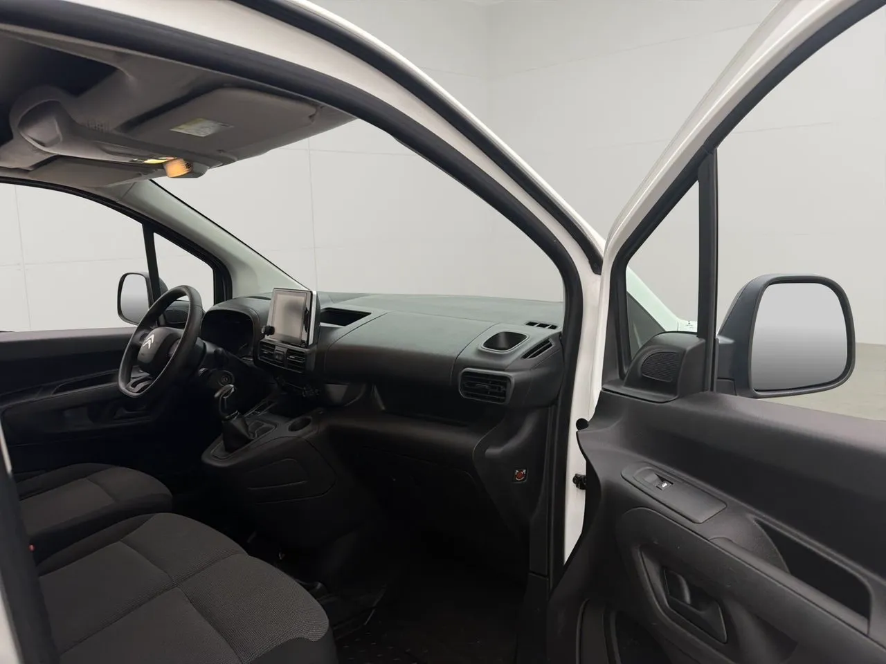 Vehicle image 22
