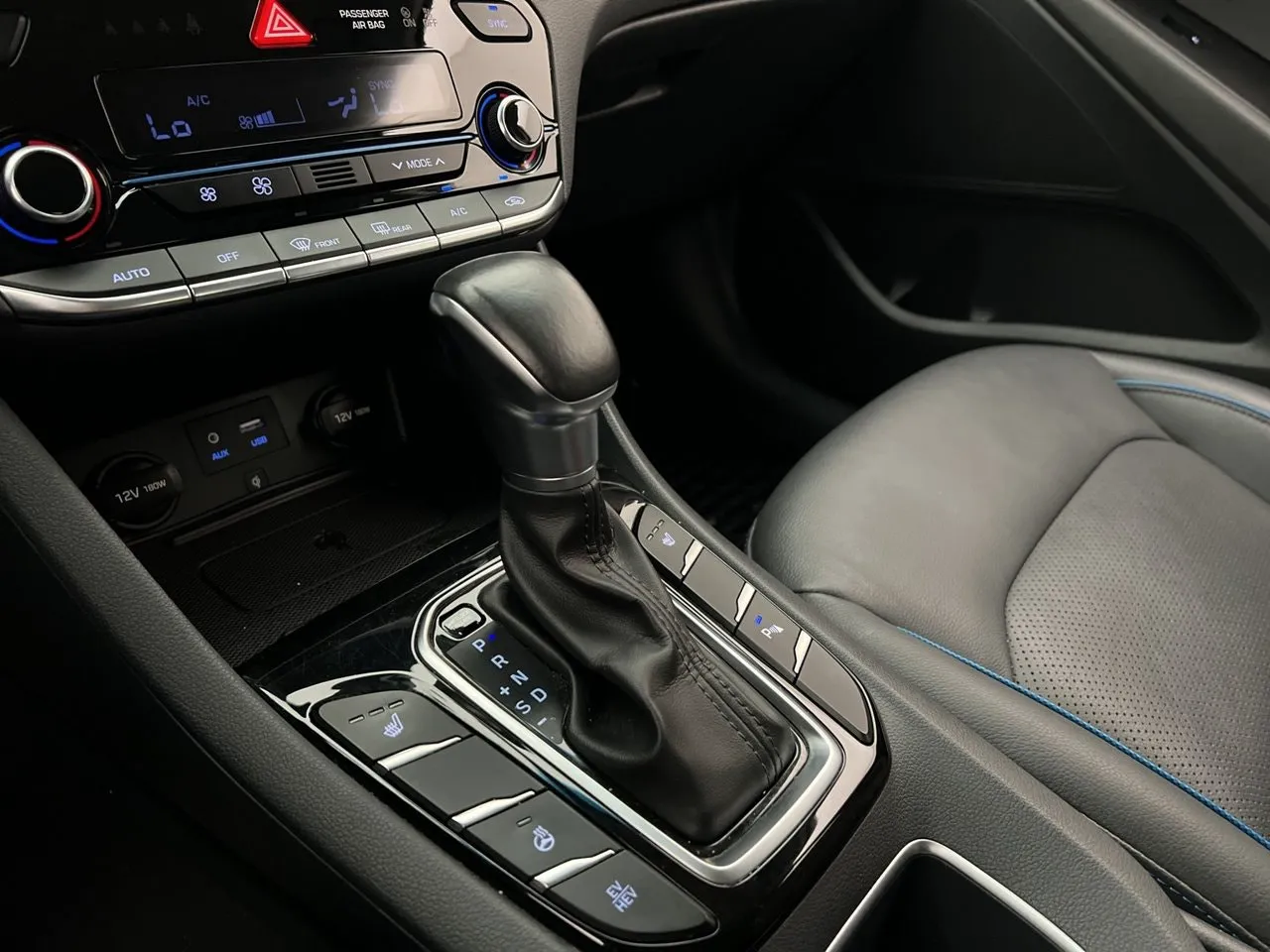 Vehicle image 26