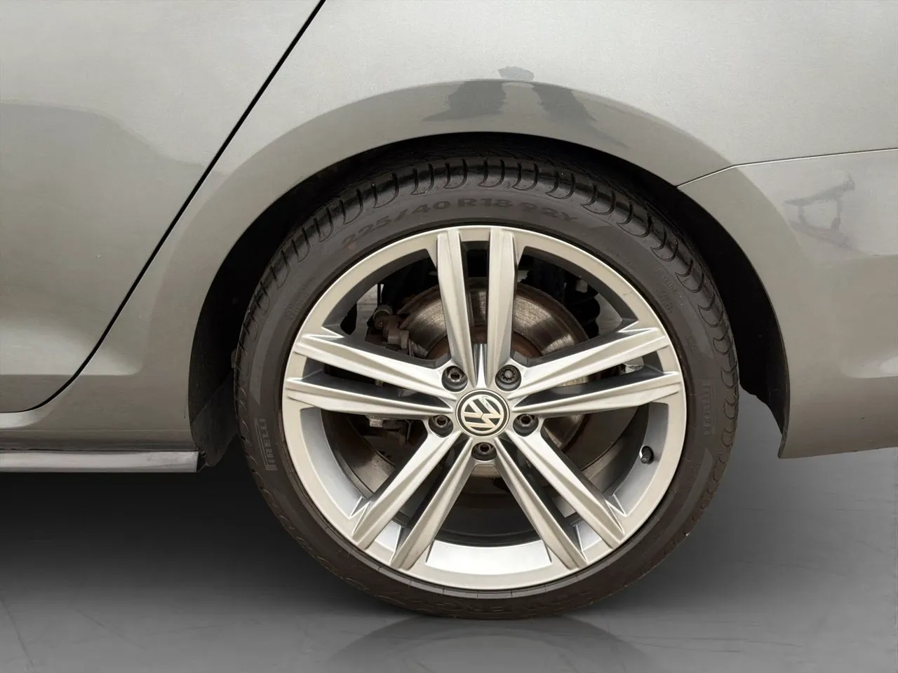 Vehicle image 30