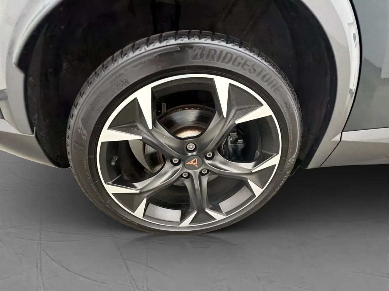 Vehicle image 30