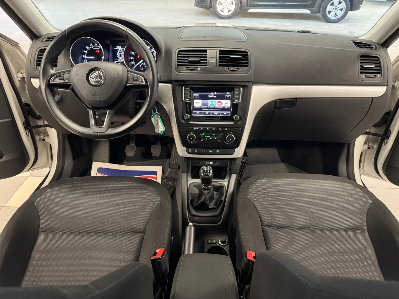 Vehicle image 5