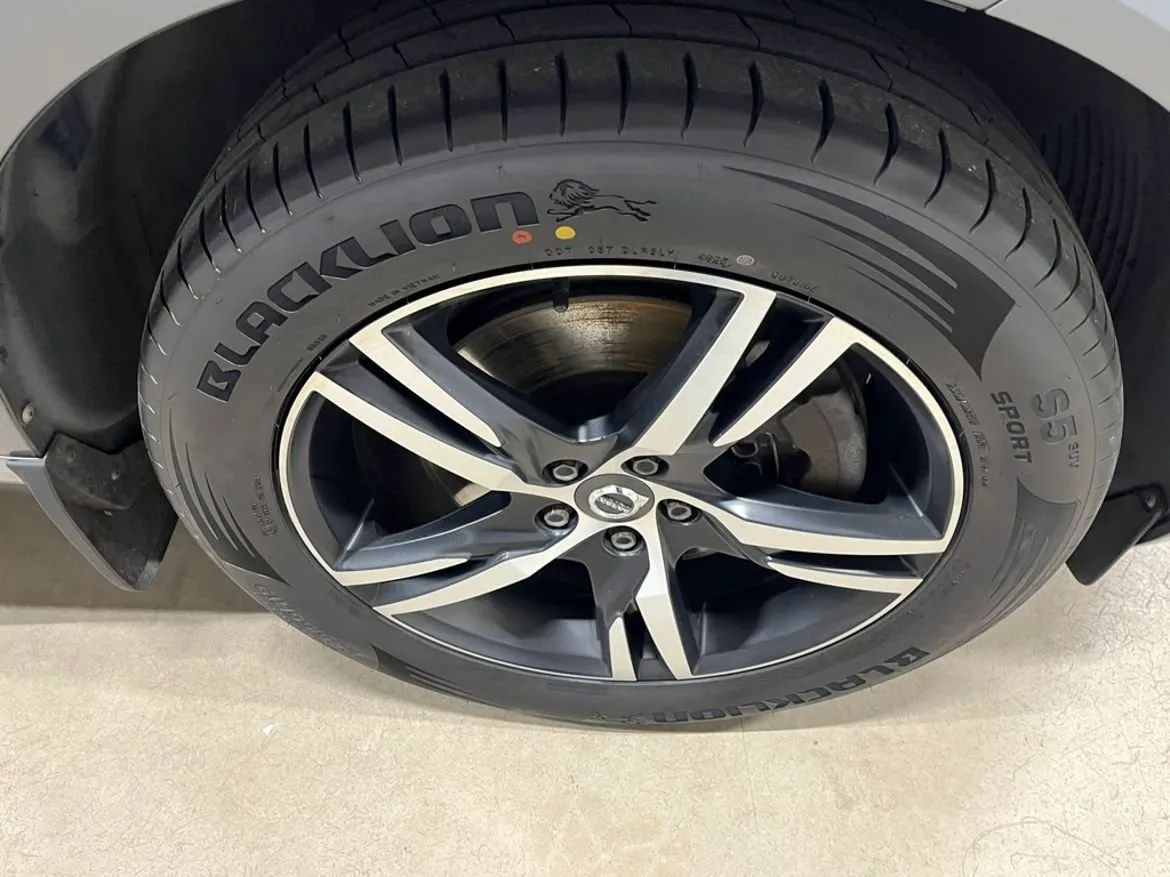 Vehicle image 22