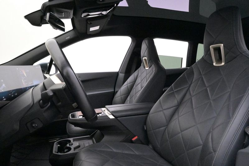 BMW iX bild 10
