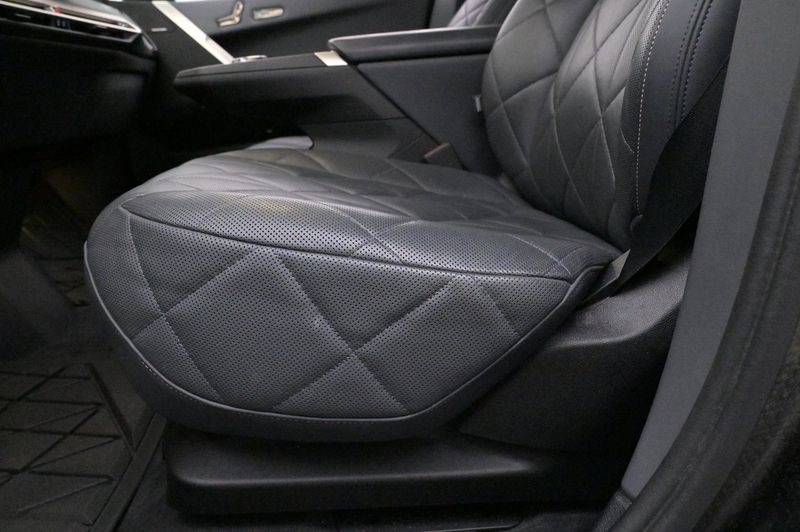 BMW iX bild 14