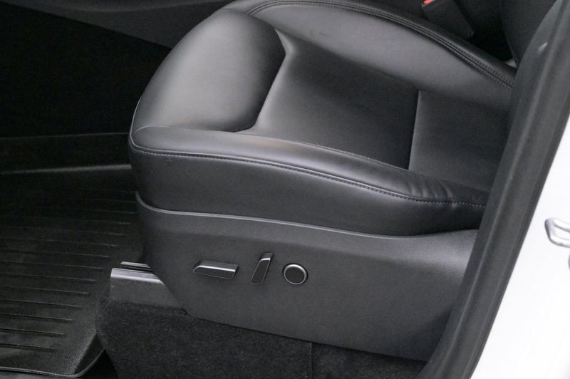 Tesla Model Y bild 11