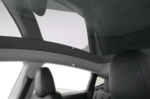 Tesla Model Y bild 25