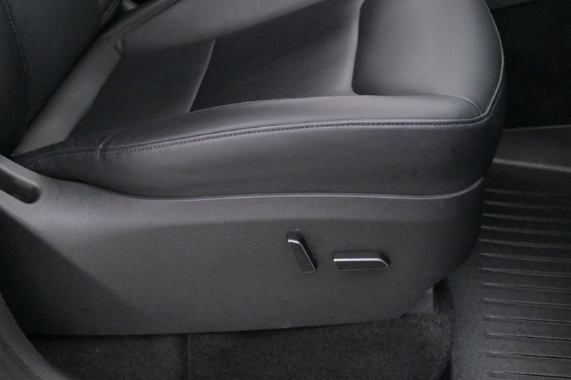 Tesla Model Y bild 13