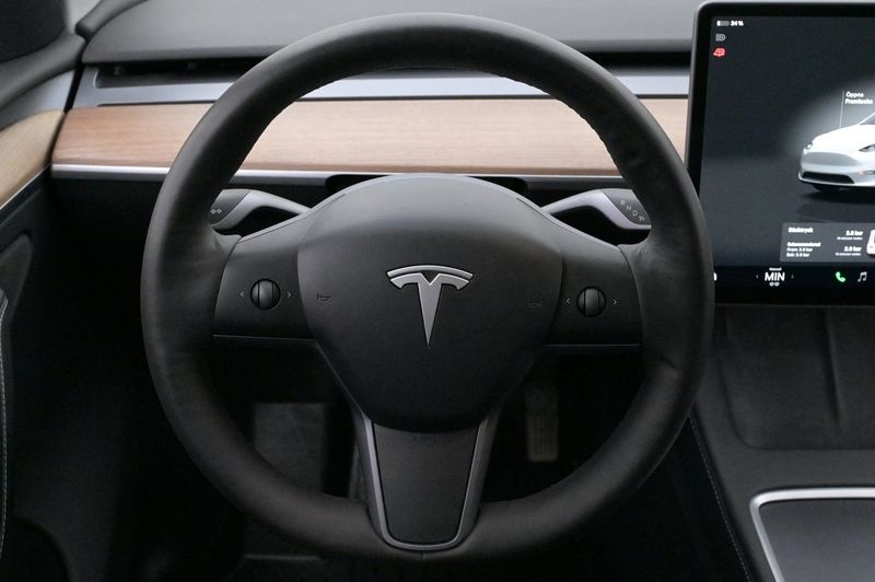 Tesla Model Y bild 7