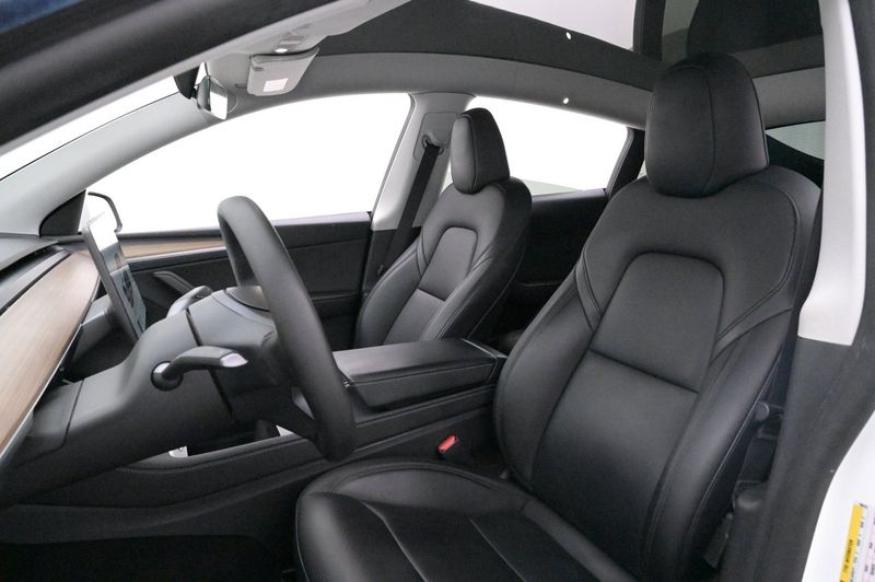 Tesla Model Y bild 9