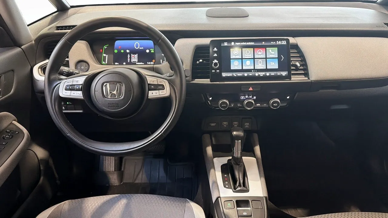 Vehicle image 14