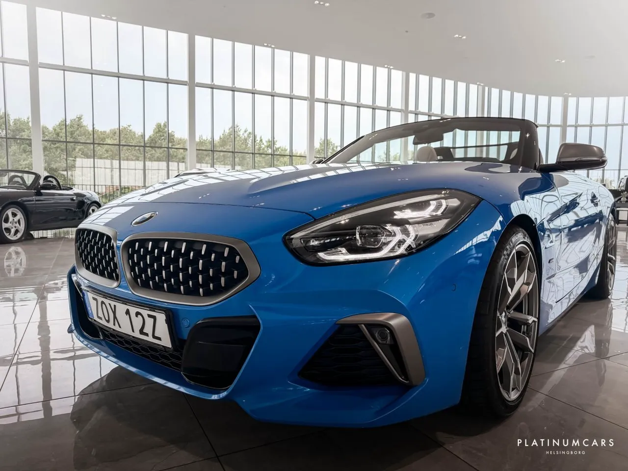 Vehicle image 10