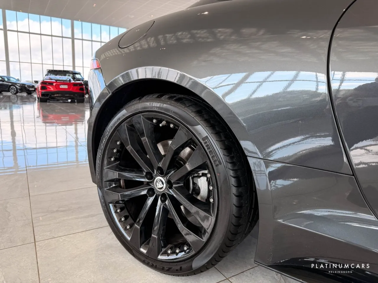 Vehicle image 13