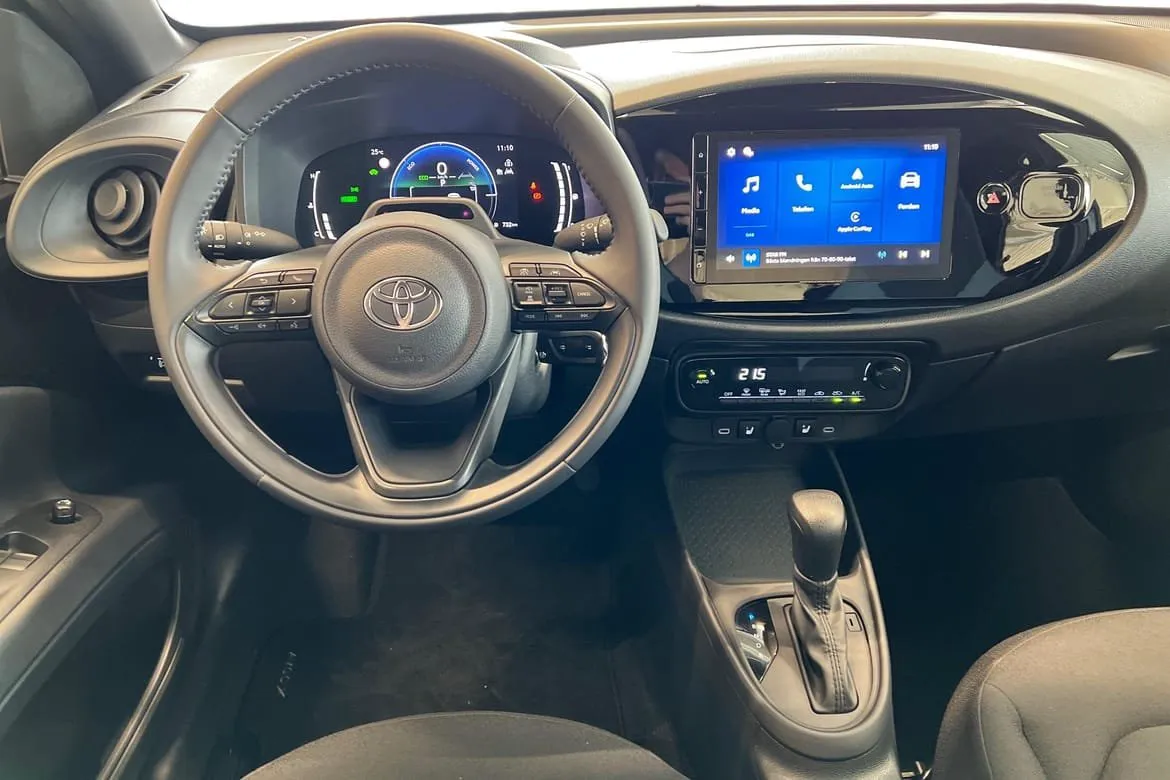 Vehicle image 9