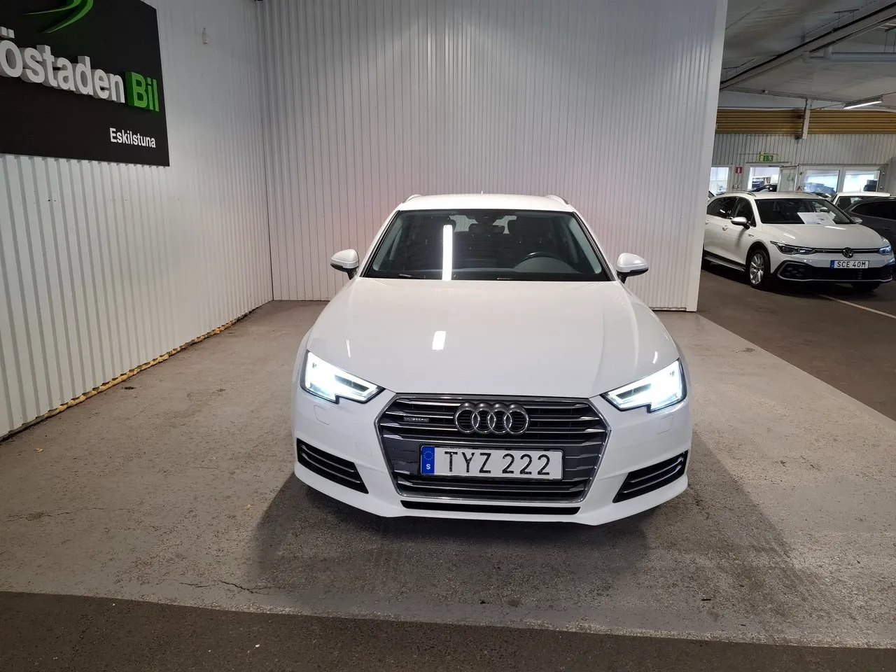 Vehicle image 7