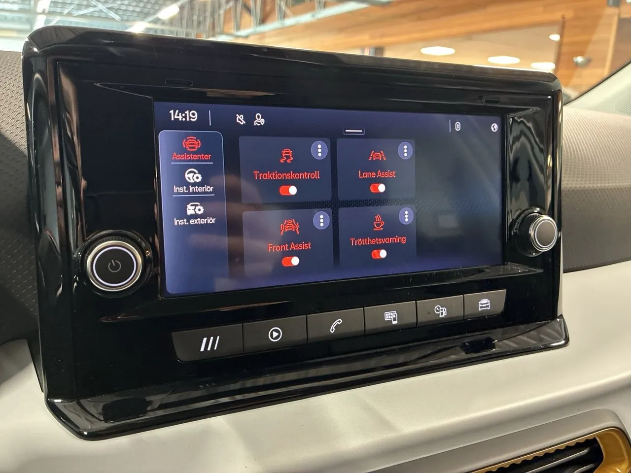 Vehicle image 18
