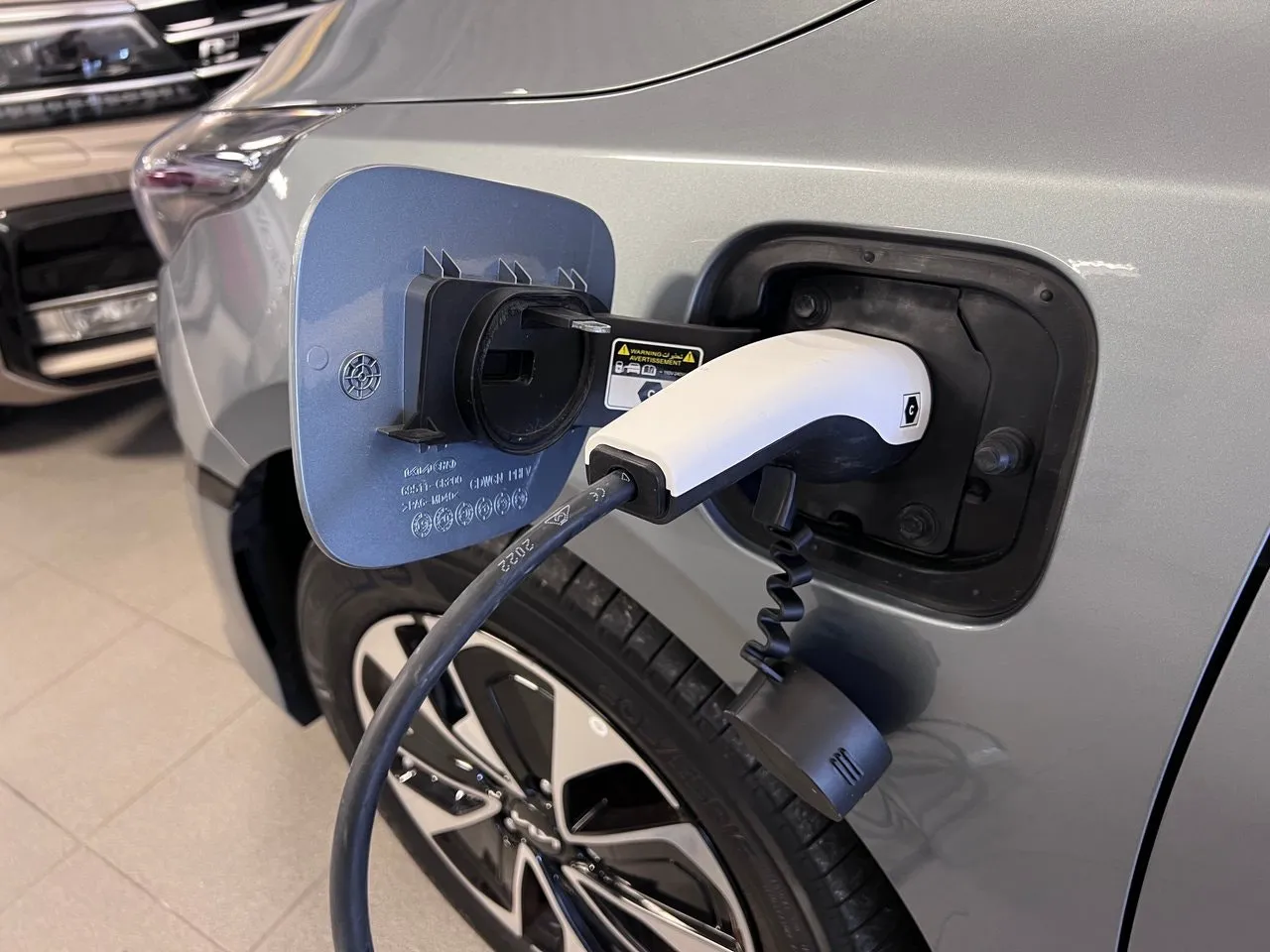 Vehicle image 10