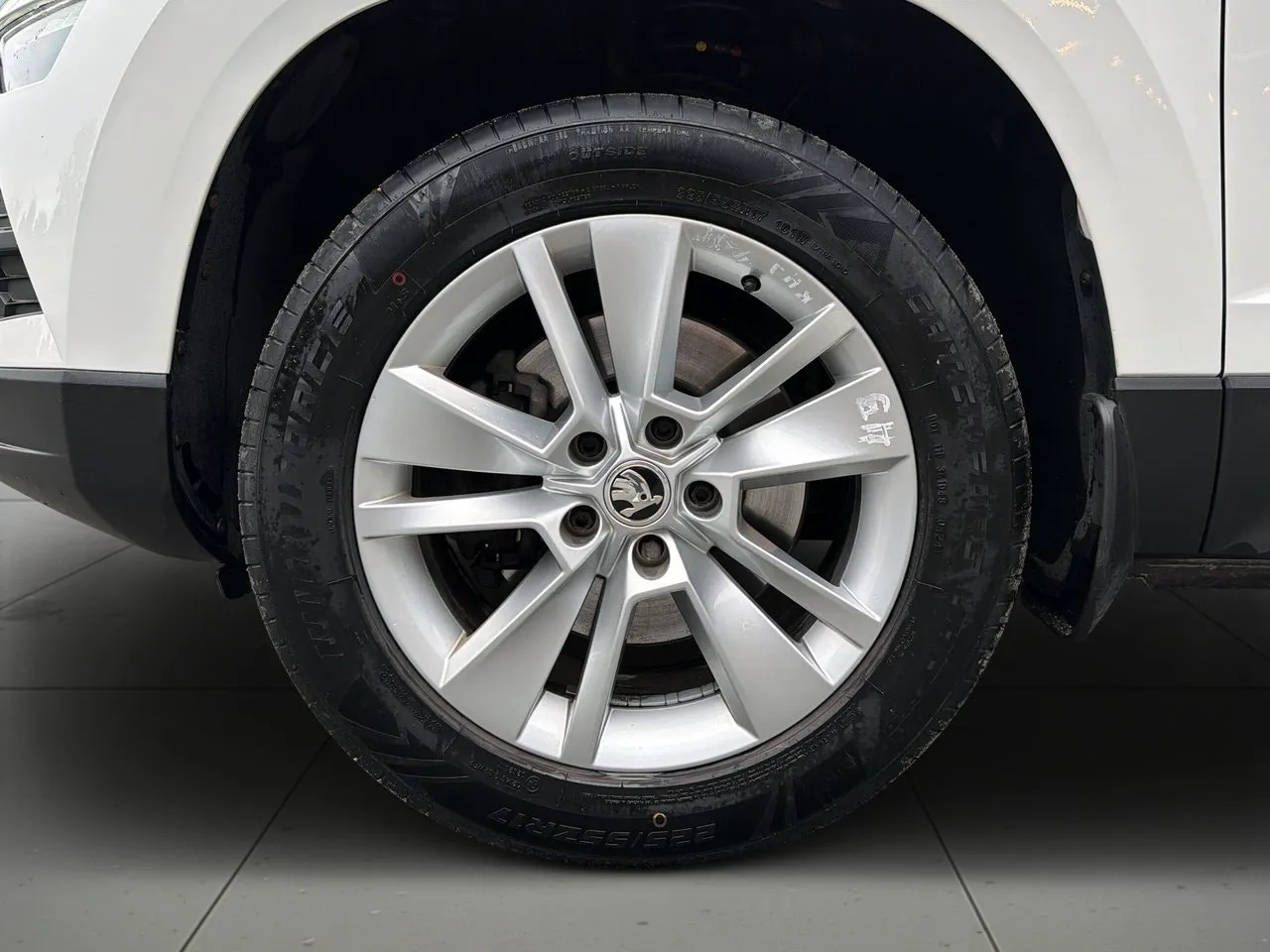 Vehicle image 13