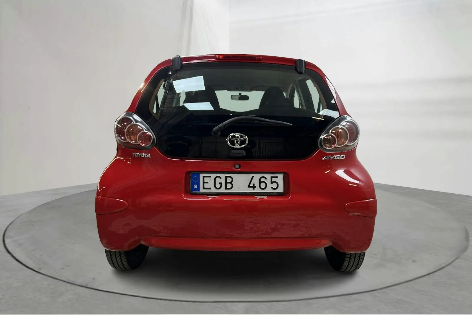 Vehicle image 3