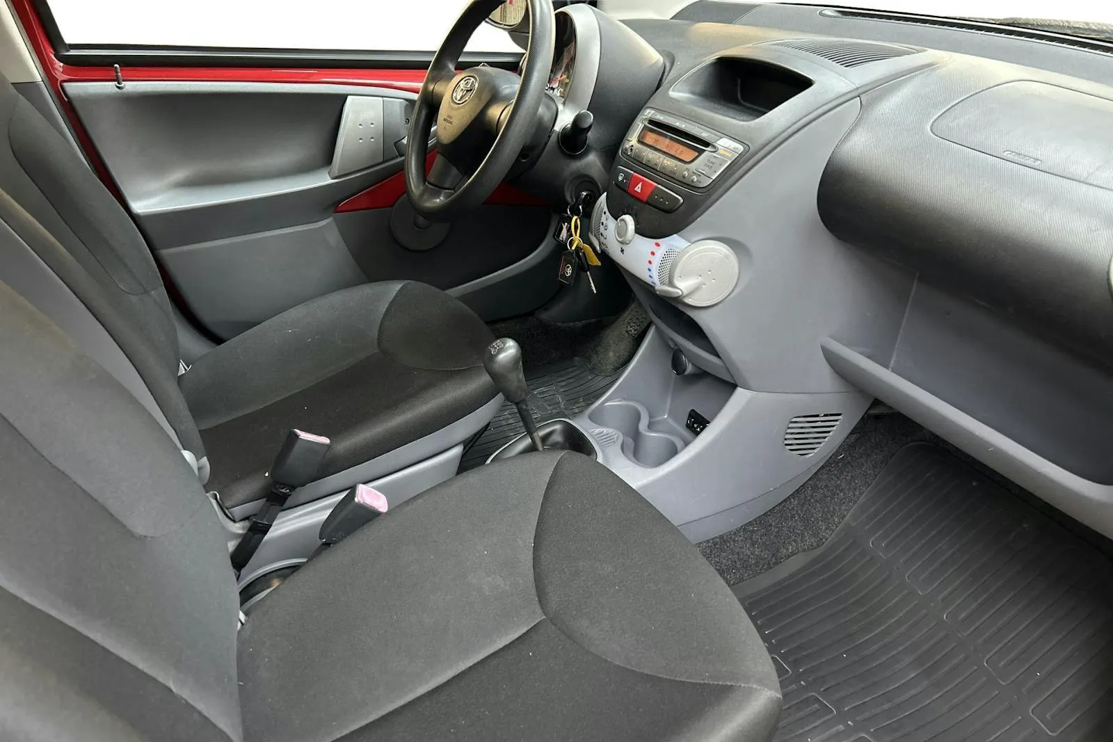 Vehicle image 6