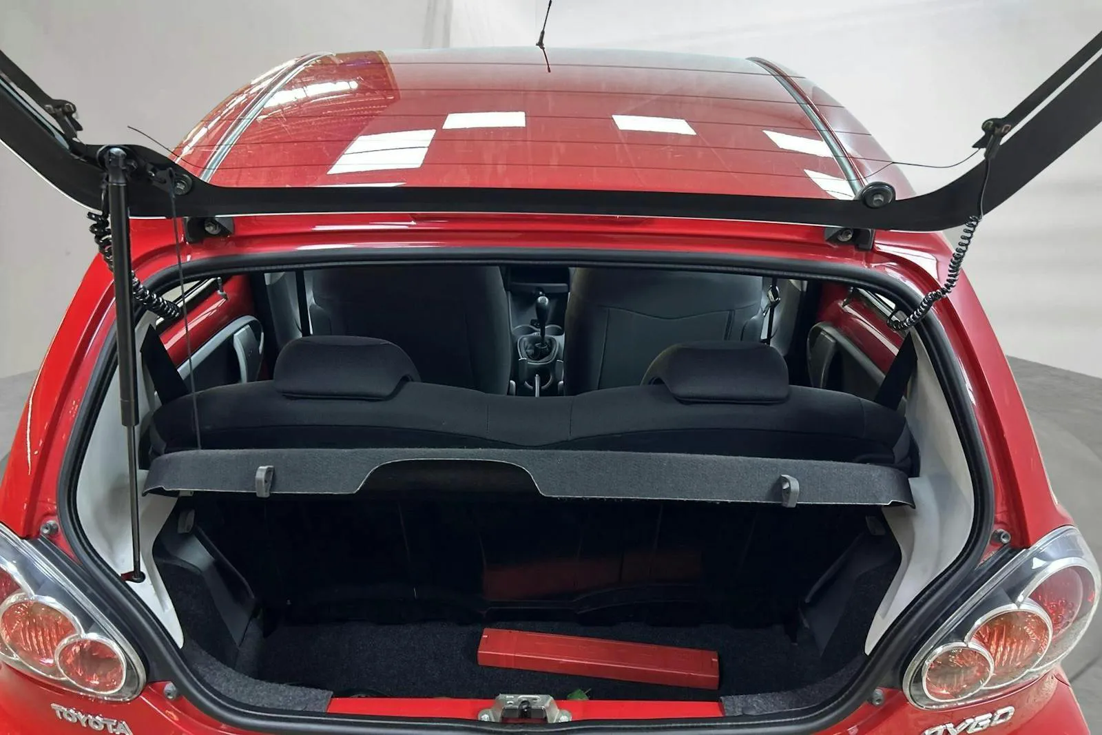 Vehicle image 8